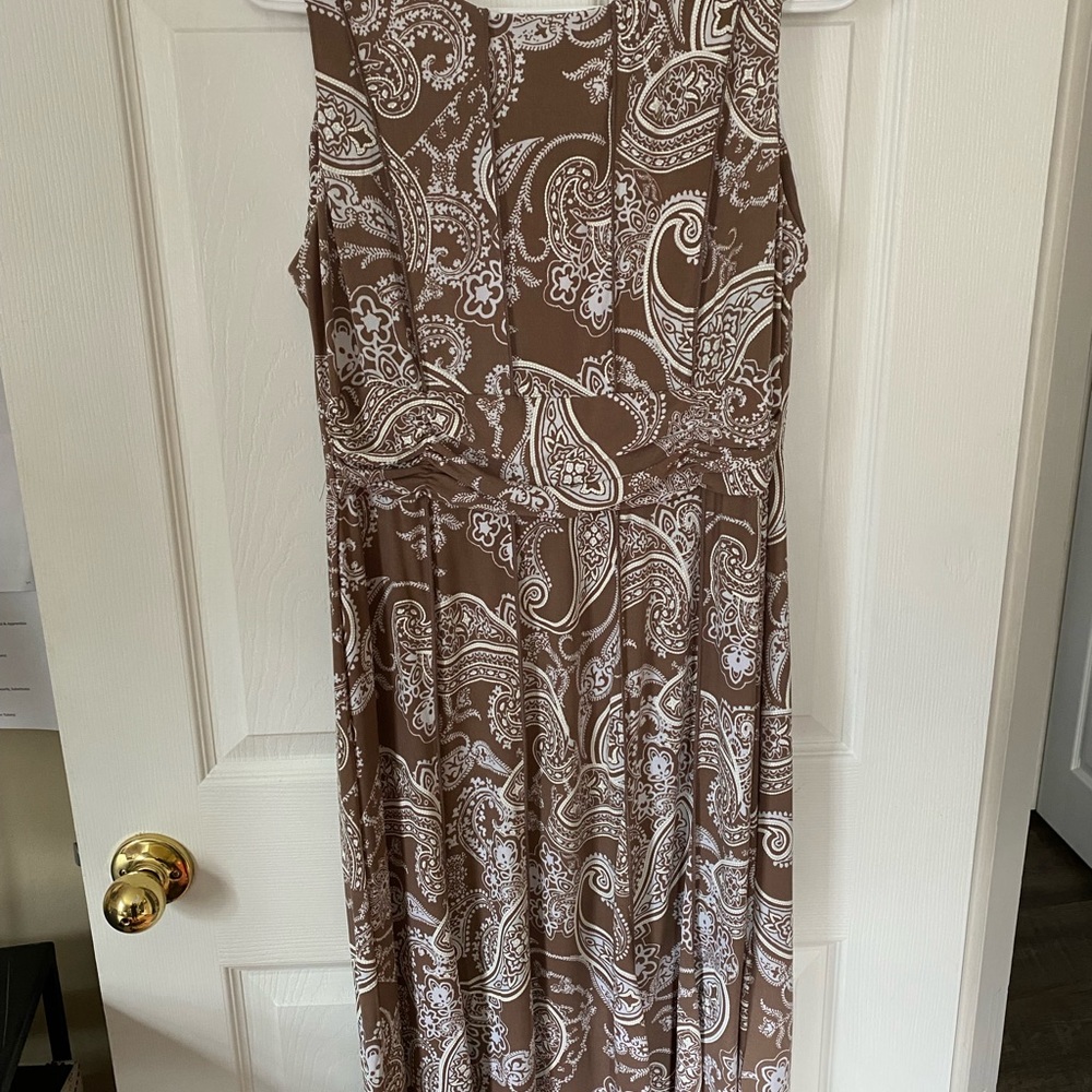 Dress - Picture 2 of 2